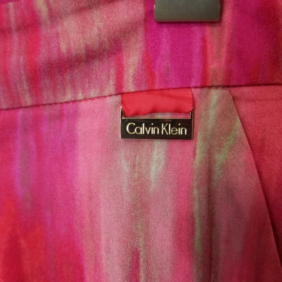 Calvin Klein multi color shorts - Picture 2 of 8